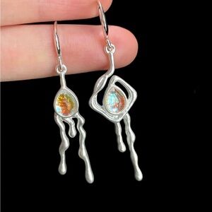 Videmus Omnia Abstract Teardrop Earrings